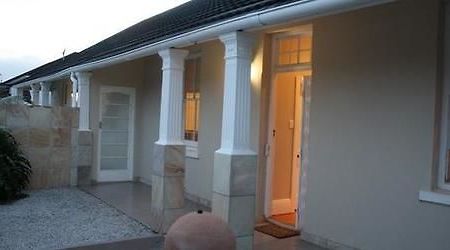 Guesthouse On Irvine Port Elizabeth Zewnętrze zdjęcie